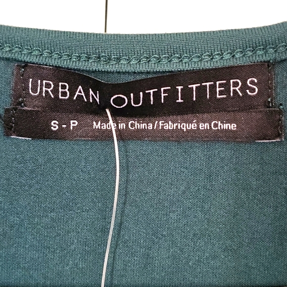 Urban Outfitters New Womens Tiered Mini Dress Small Jersey Green V-neck New Soft - Picture 5 of 9